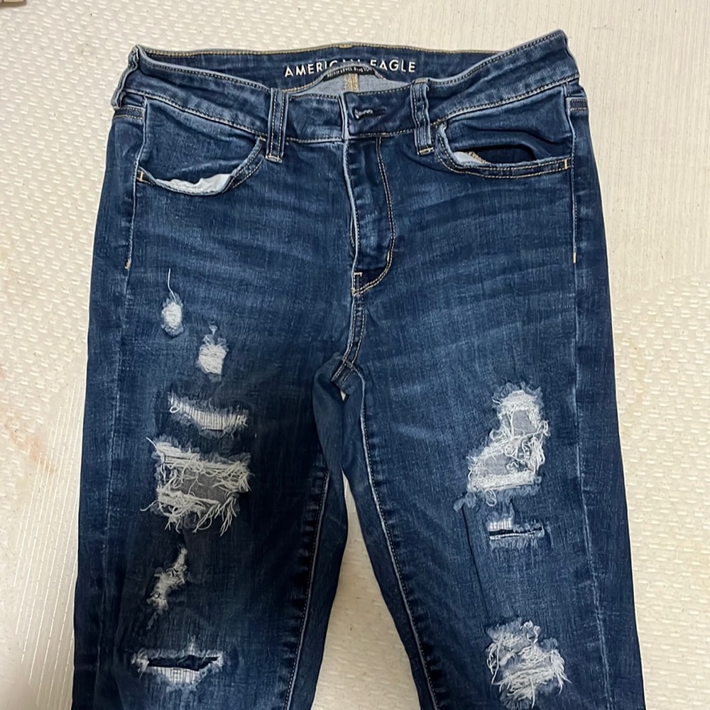 American Eagle distressed jegging size 8R